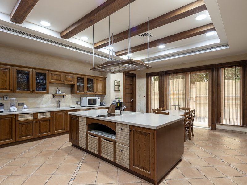 14 Images - Last Full Image- Exquisite Luxury Villa in Exclusive Community.pdf-image-011