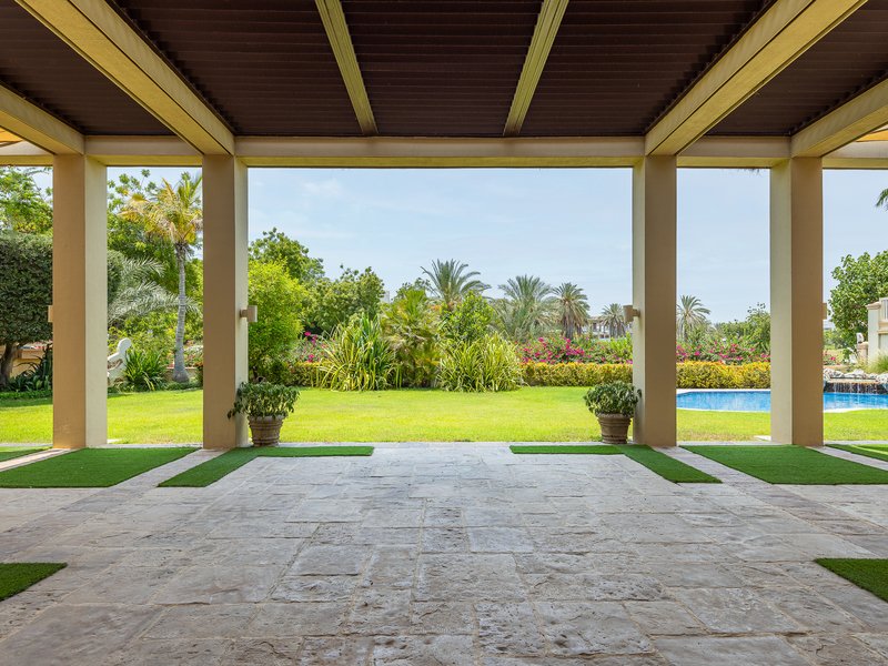 14 Images - Last Full Image- Exquisite Luxury Villa in Exclusive Community.pdf-image-014