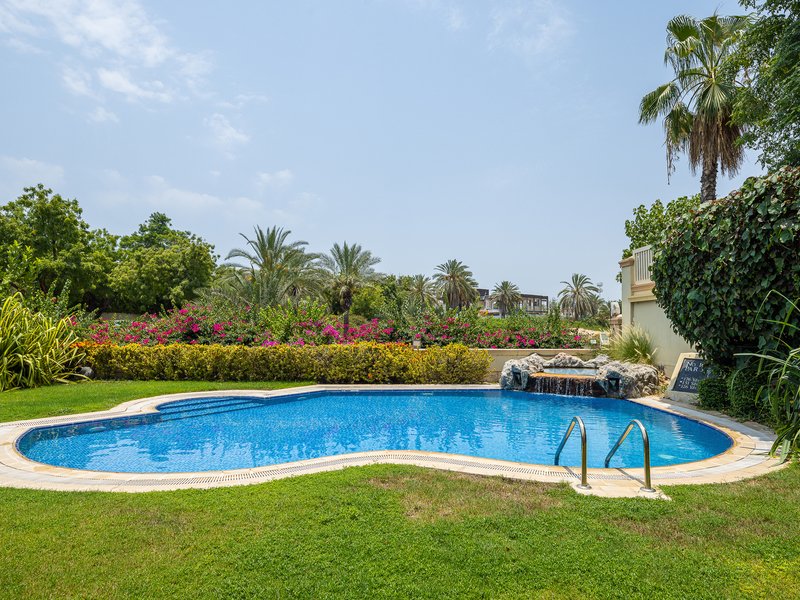 14 Images - Last Full Image- Exquisite Luxury Villa in Exclusive Community.pdf-image-015